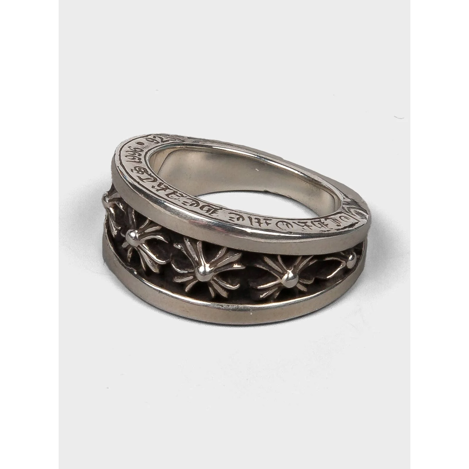 Plus V Band Ring - Image 3